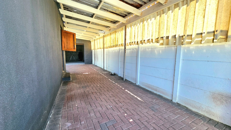 2 Bedroom Property for Sale in Strandfontein Village Western Cape